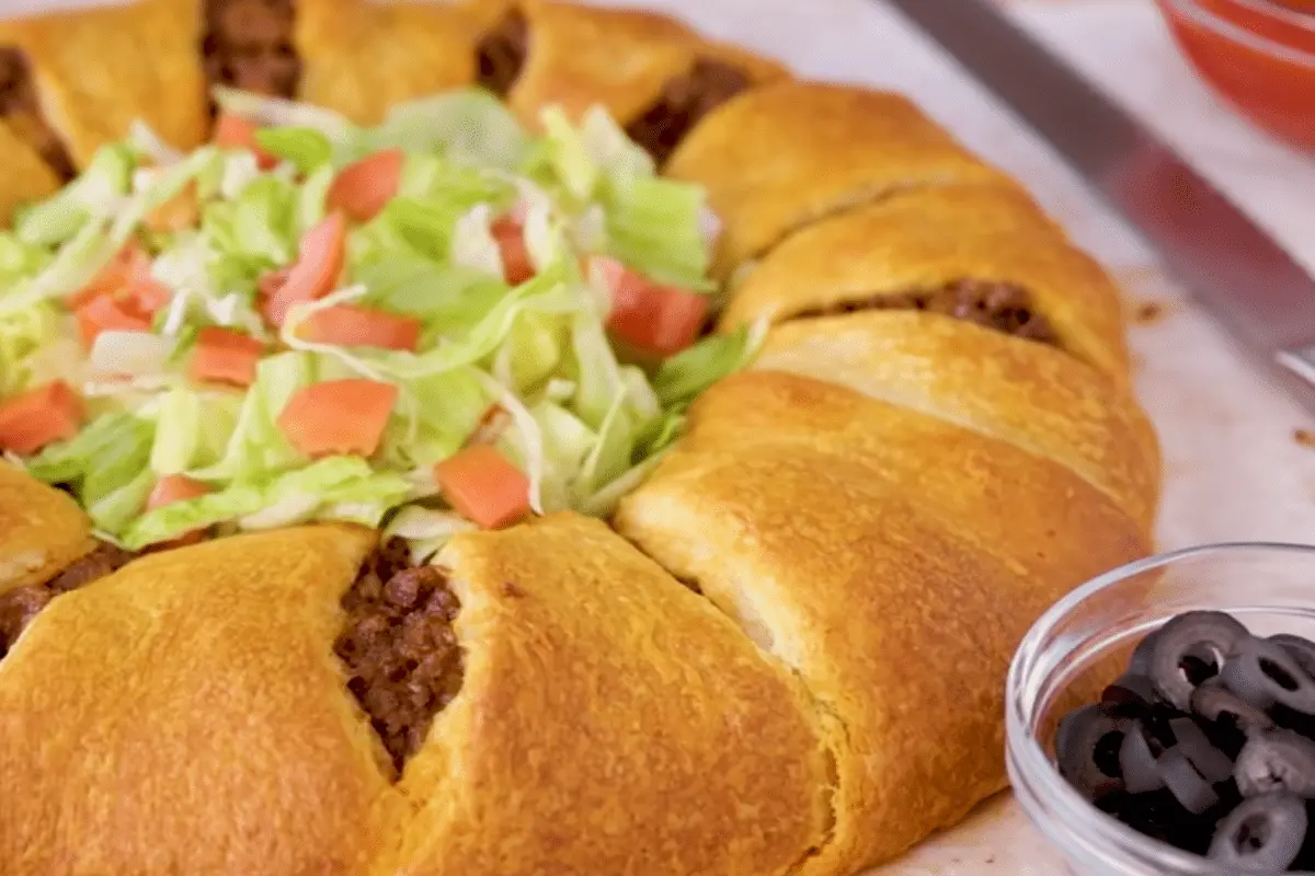 Taco Ring Recipe: Easy & Delicious Crescent Roll Twist